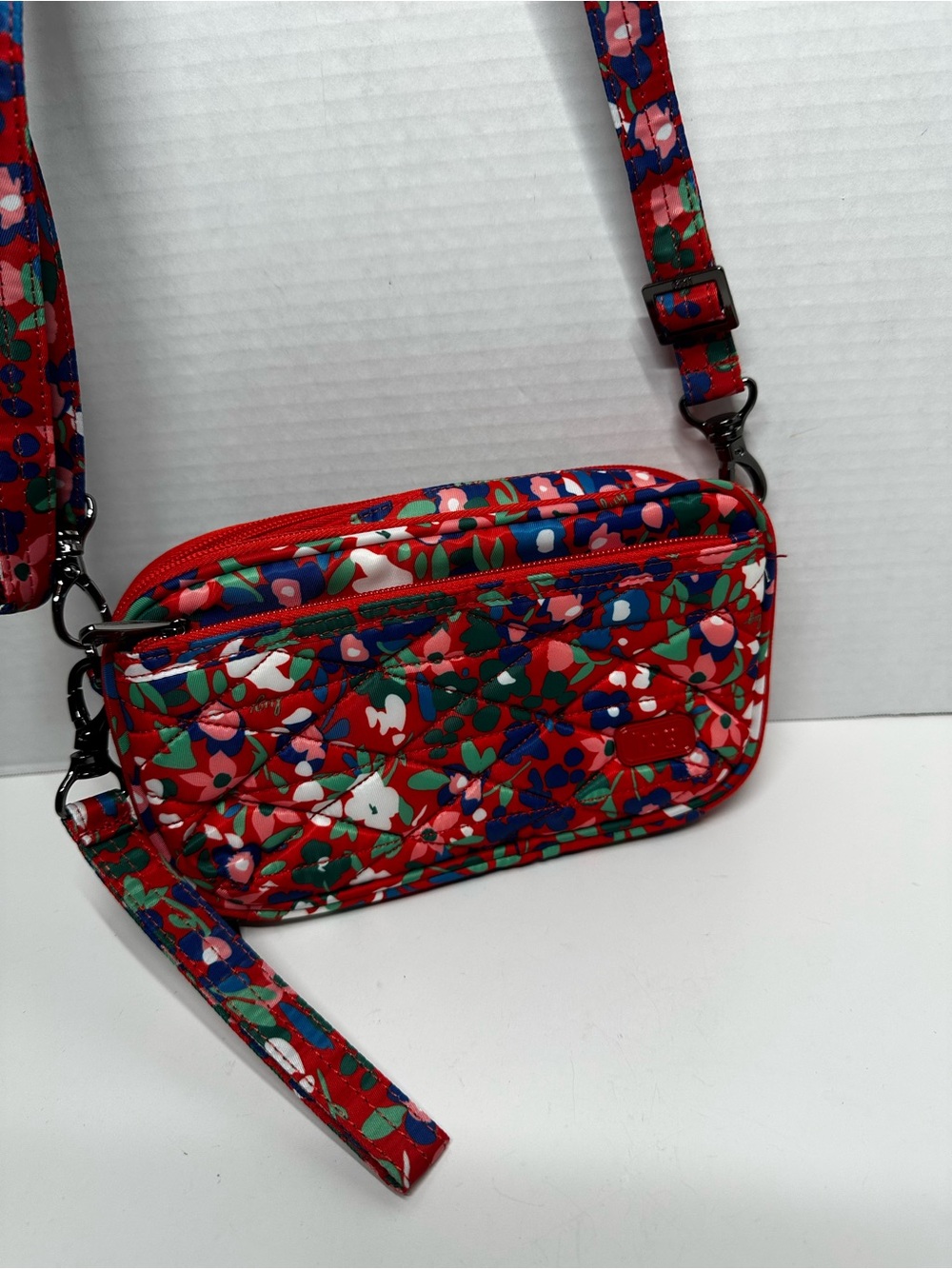 lug Red Floral Quilted Crossbody Bag with Multicolor Print